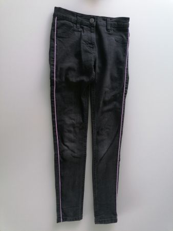 SEHR GUTER ZUST: Girl Jeans 146 (enger Schnitt)