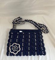 Handgemachte Häkeltasche blau mit Aluminium
