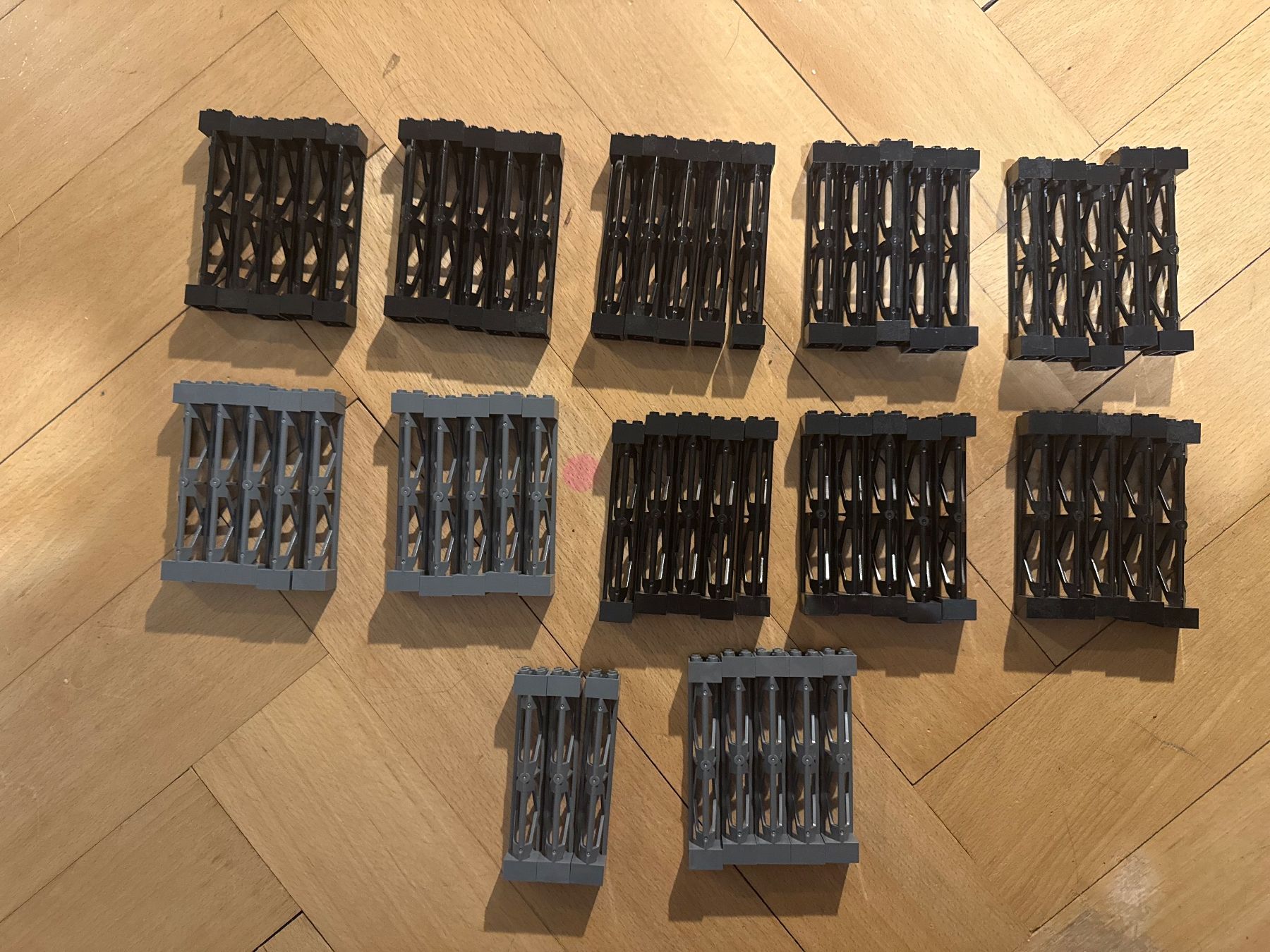 Lego Kit di costruzioni: Lego 2x2x10 Girder Triangular Vertical – Usato da Zürich venduto da PRIMEPRIMO