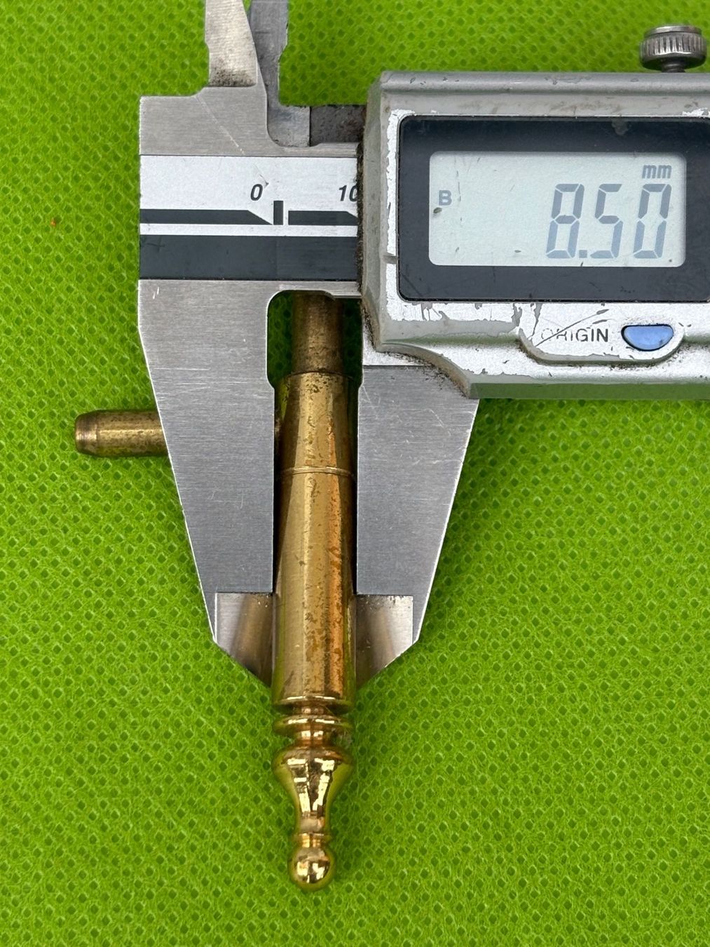 Eisenwaren: alte Möbelscharniere Messing 8 Stück – Gebraucht aus Wil SG von rolandsflohland 8