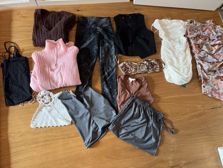 Kleiderpaket Damenbekleidung verschiedene Teile Grösse XS