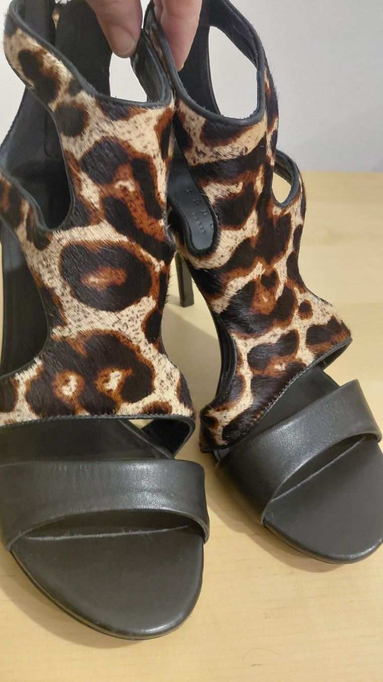 Scarpe da donna: Sandro High Heels mit Leoprint, Gr. 39, neuwertig – Usato da Zürich venduto da ewka
