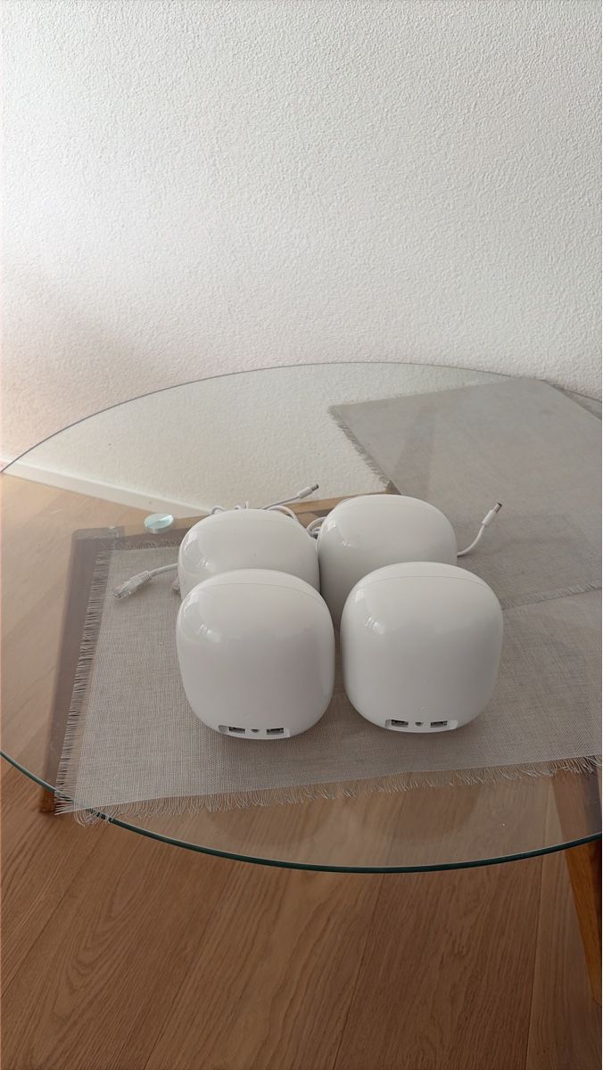 Modem & Router: Google Wifi Mesh System - 4 Units - Whole Home Coverage! – Usato da Oberägeri venduto da CJK2023
