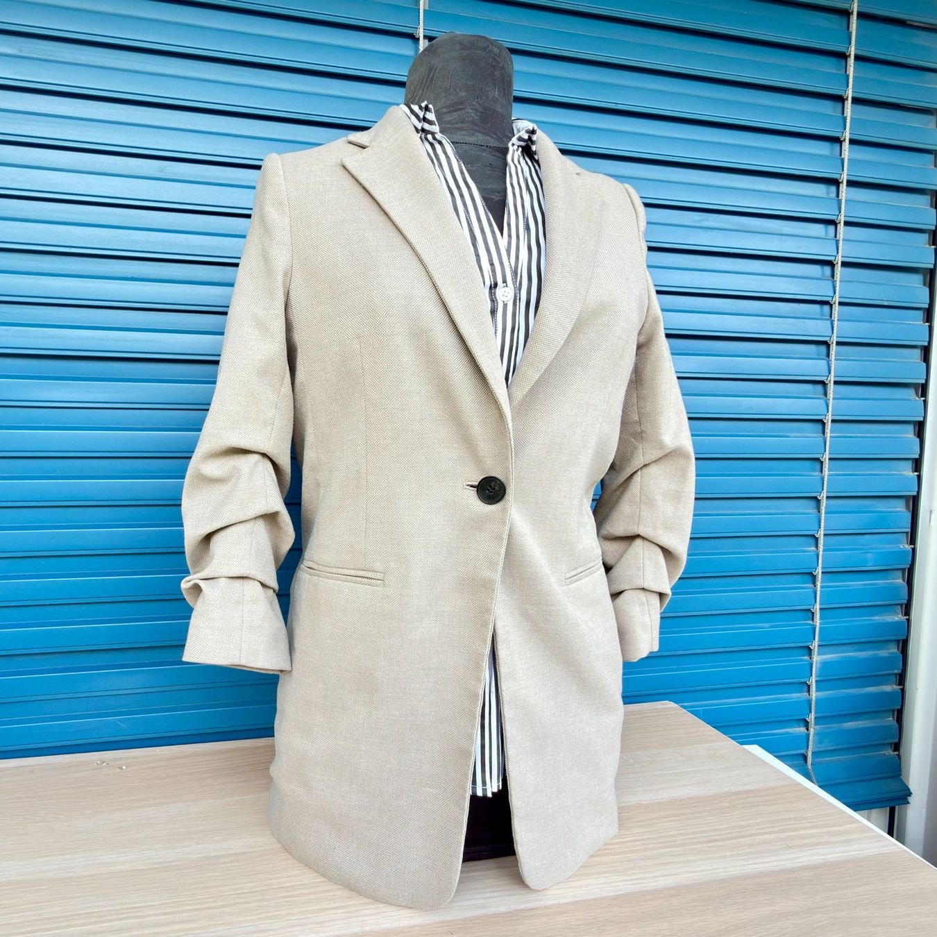 H&M Vestes: Superbe blazer long H&M beige – D'occasion à Thônex par BrYu 4
