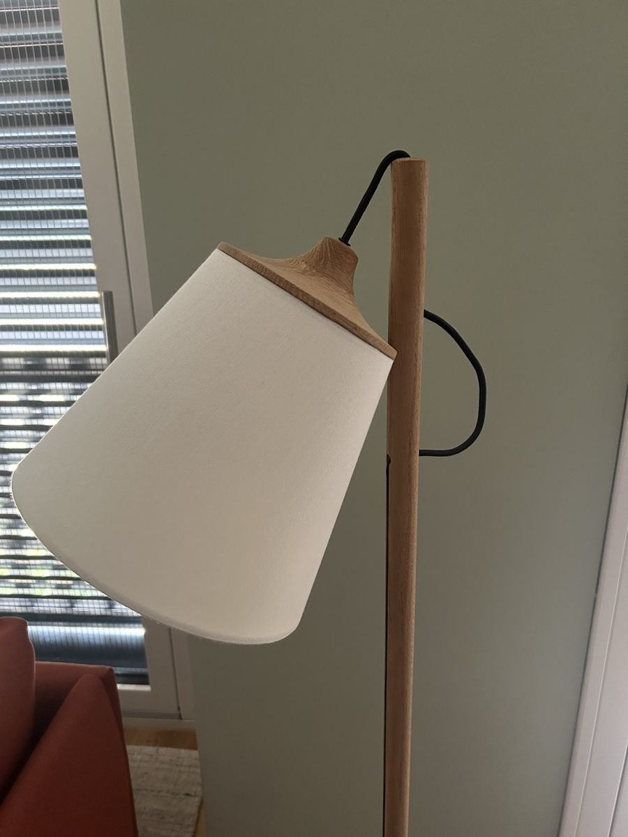 Muuto Lampes: muuto Stehleuchte Pull Holz – D'occasion à Büttenhardt par dmartinez 1