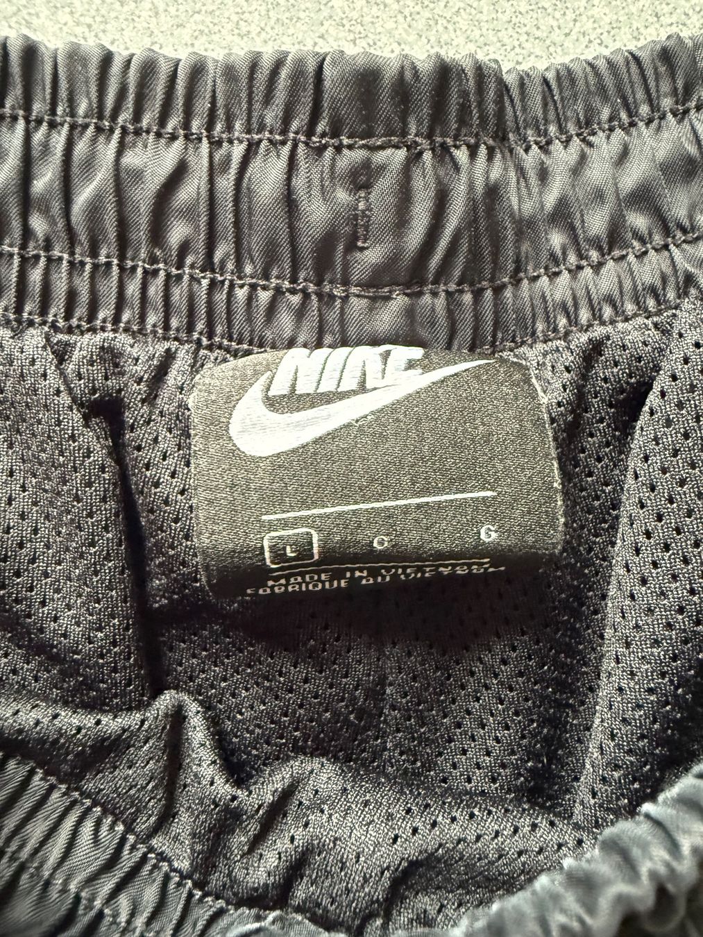 Nike Pantaloni: 3x Nike Flow Shorts (L) – Usato da Worb venduto da le_castor 3