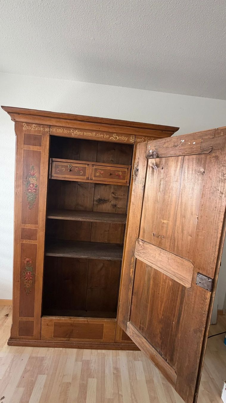 Schränke: Alter Schrank mit Bauernmalerei – Gebraucht aus Schöftland von Corik 2