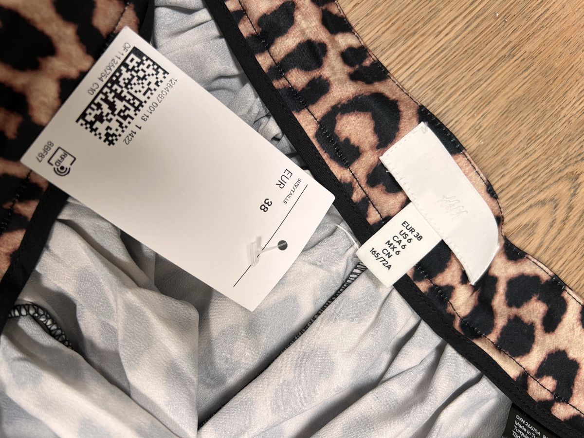 H&M Röcke: Satinjupe H&M NEU! – Neu (gemäss Beschreibung) aus Hertenstein AG von Stadtturm 2