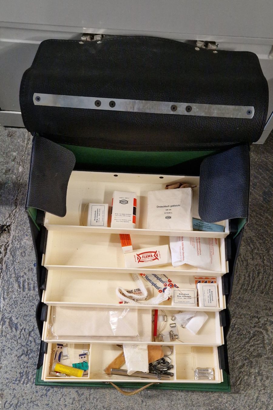 Kit di pronto soccorso: SANITÄTSKOFFER – Usato da Bilten venduto da Mic2022 3
