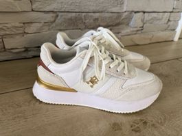 Tommy Hilfiger 39