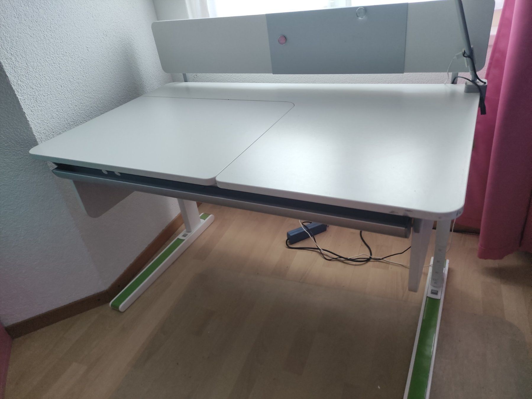 Moll Scrivanie: Moll Schreibtisch Champion inkl Panel – Usato da Dagmersellen venduto da L.Ga. 3