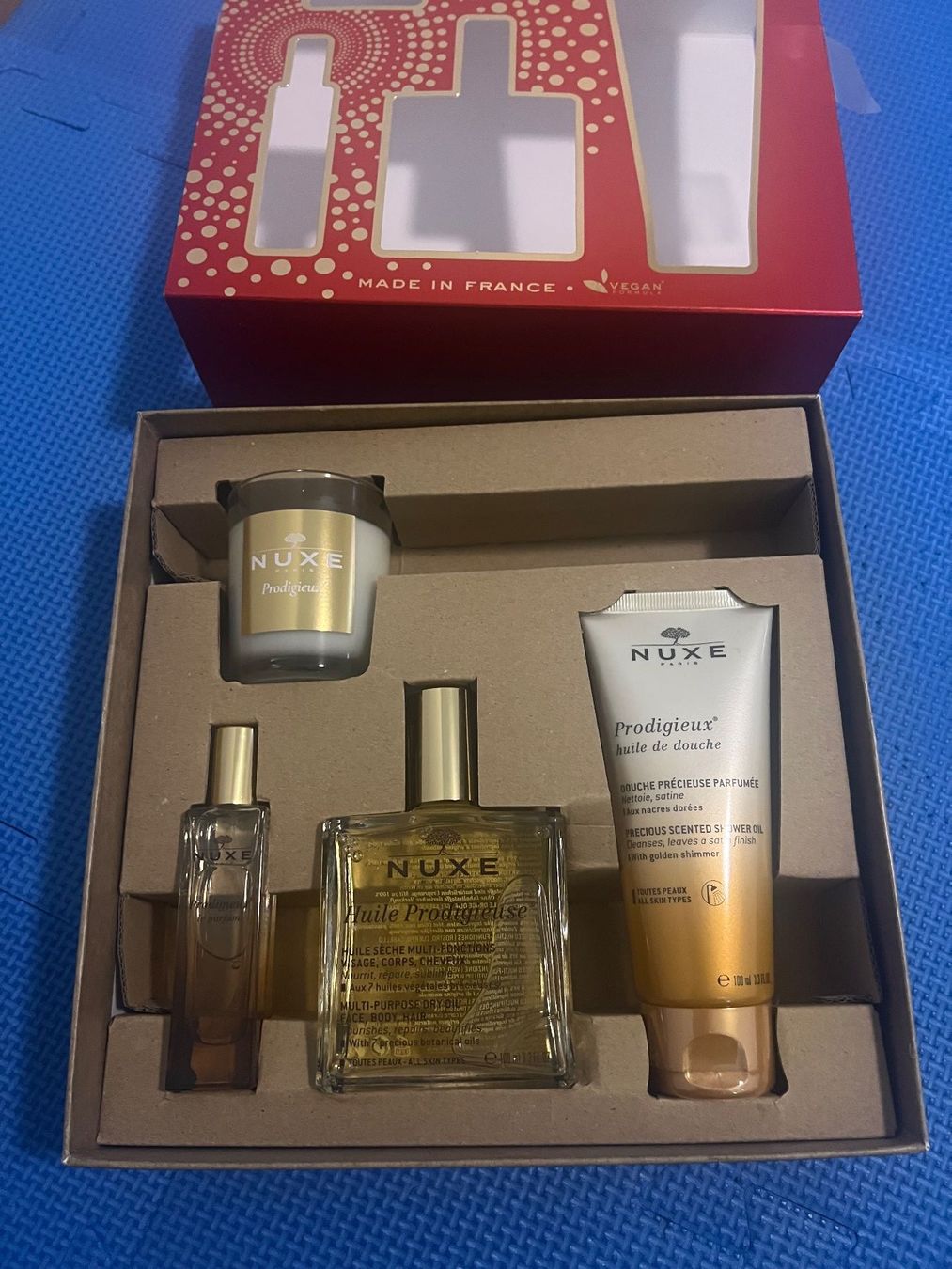 Nuxe Autres soins du corps: NUXE Prodigieux Collection Set neuwertig Geschenkbox – Neuf (Voir description) à Gossau SG par schlitzerdemon 2