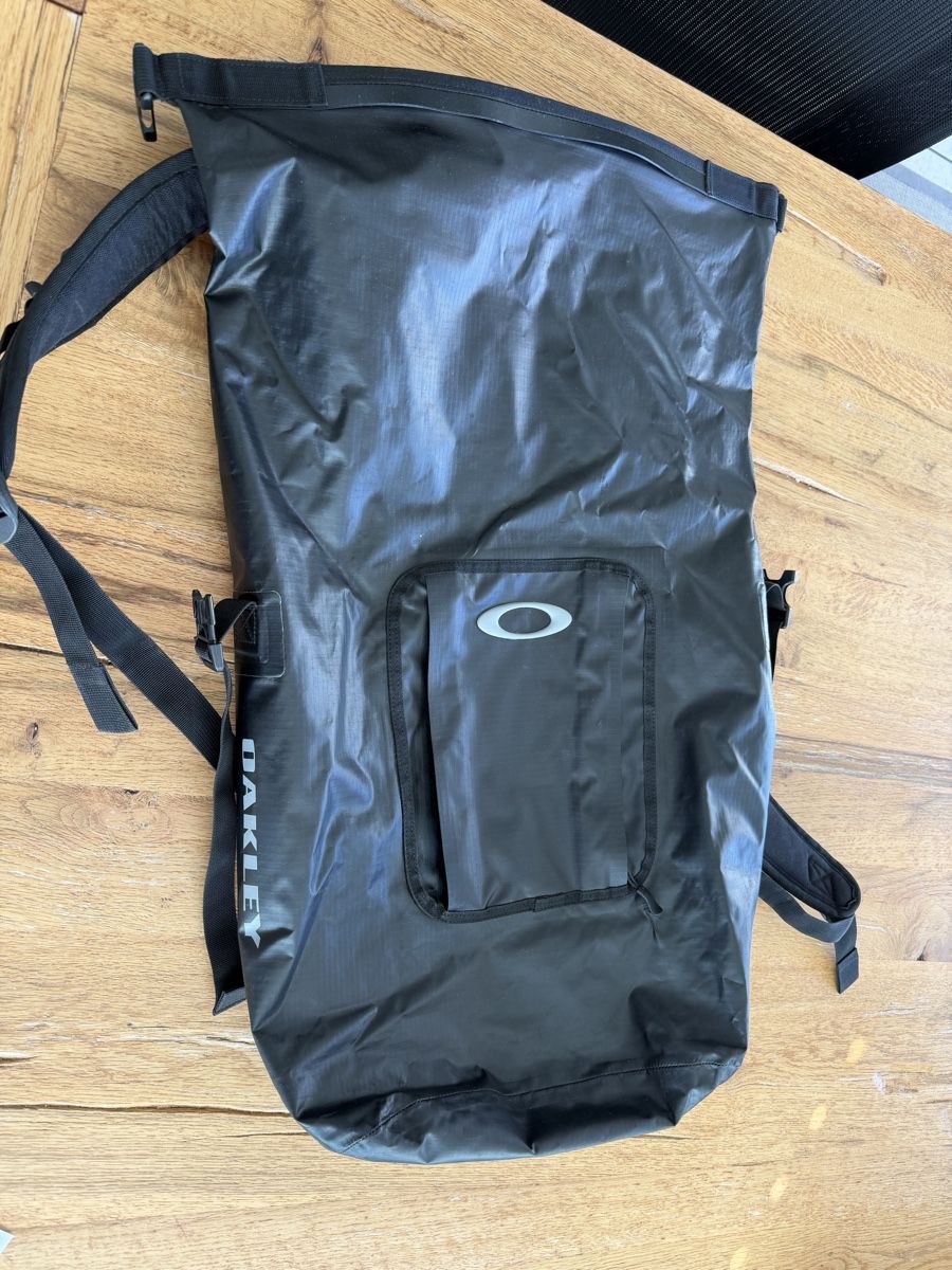 Oakley Sacs à dos: Oakley Hydrofuse Rucksack – D'occasion à Forch par mtor83 4
