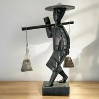 Ancienne sculpture chinoise en bois "Porteur d'eau"