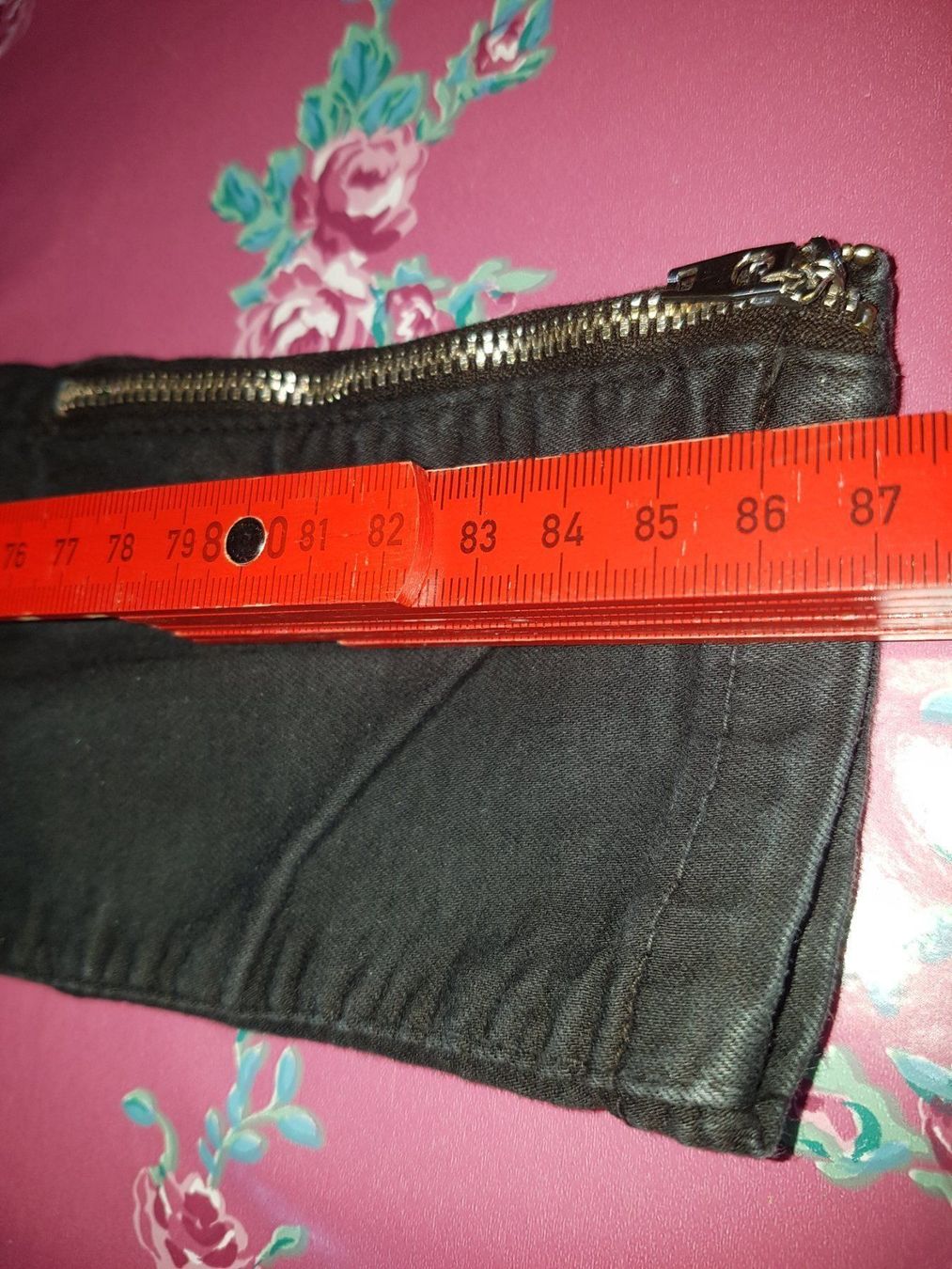 Jeans: Bershka jeans stretch gr 34 K21 – Usato da Schwarzenburg venduto da Flamingo07 1