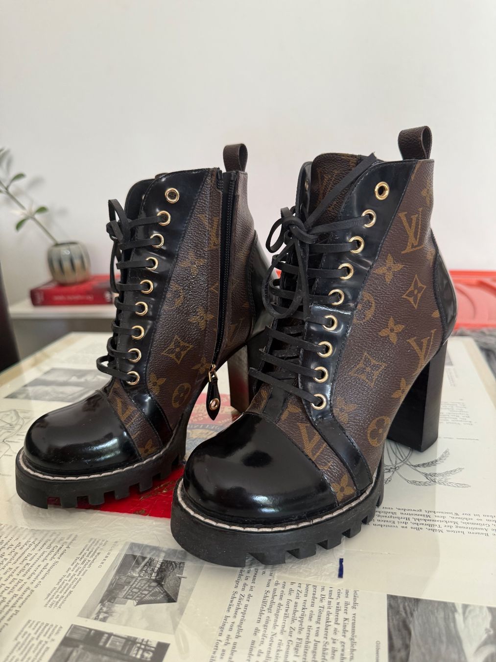 Louis Vuitton Scarpe da donna: Louis Vuitton Star Trail Anke Boots EU37 – Nuovo (secondo la descrizione) da Meilen venduto da Niki.ST