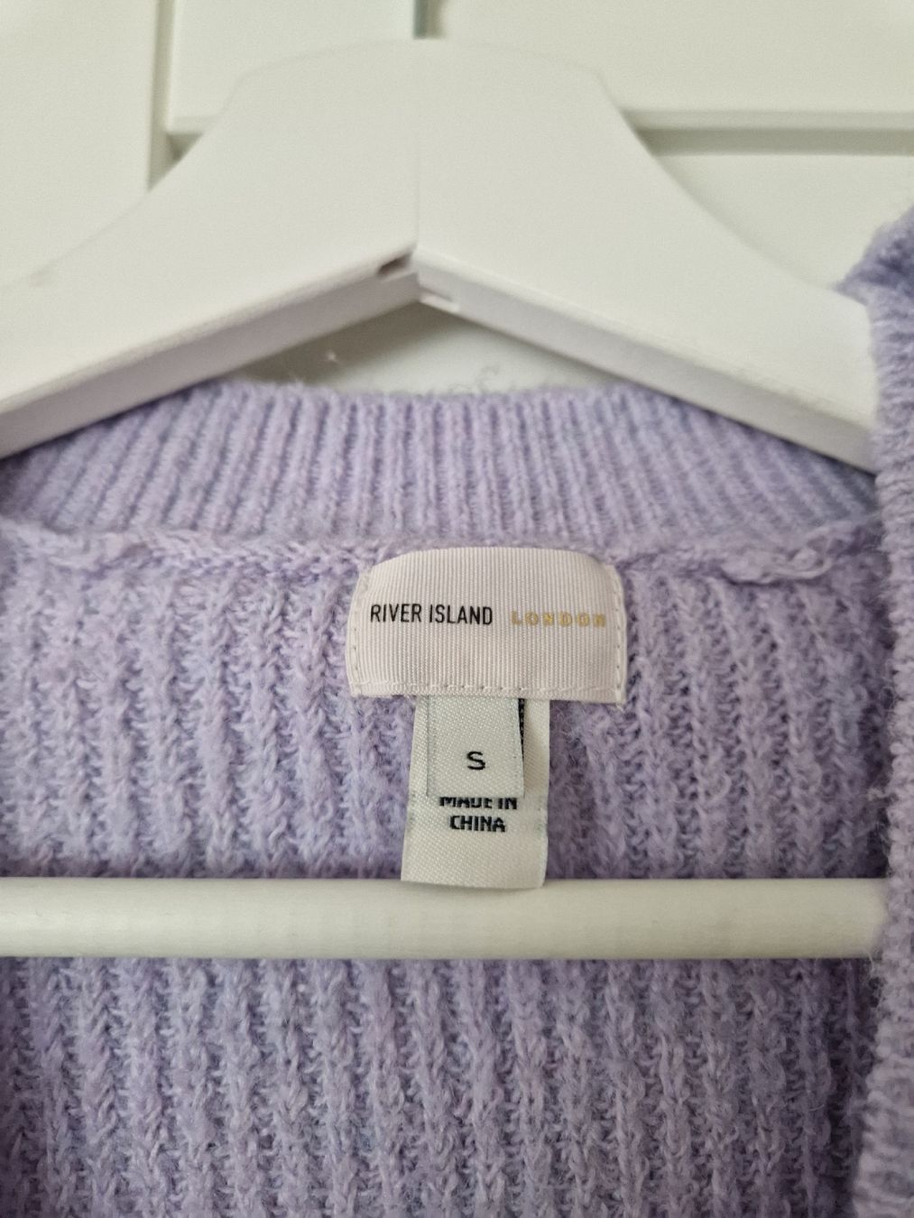 Pullover & Sweatshirts: Süsser lila Rüschenpullover von River Island, Gr. S – Gebraucht aus Fislisbach von mgr_yy8b 1