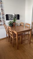 Holz Esstisch mit 4 Stühlen