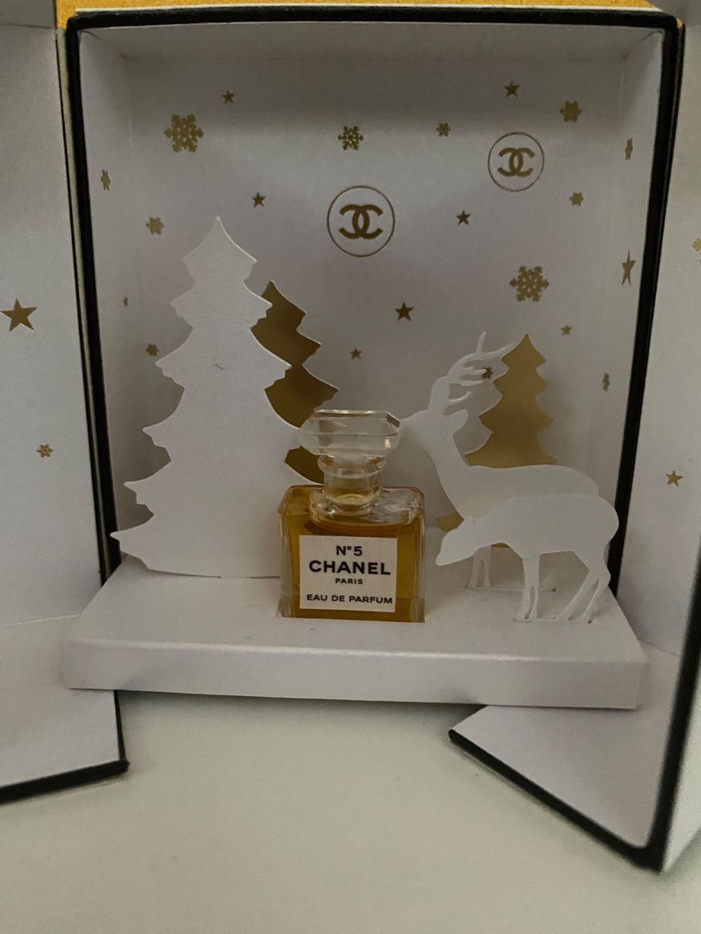Chanel Profumi & Eau de Toilette: Coffret miniature eau de parfum Chanel 5 – Nuovo e nell'imballaggio originale da Bouveret venduto da wes_7zll