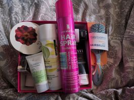 Box mit Beauty Produkten