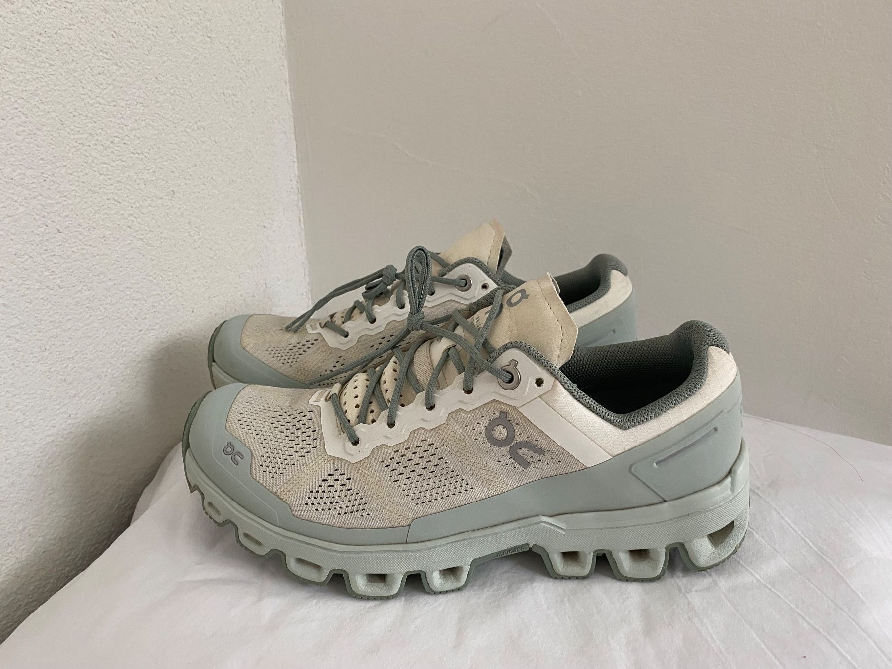 On Damenschuhe: ON CLOUDVENTURE GRÖSSE 38.  AB 1 FRANKEN – Gebraucht aus Zürich von Fashionparade 1