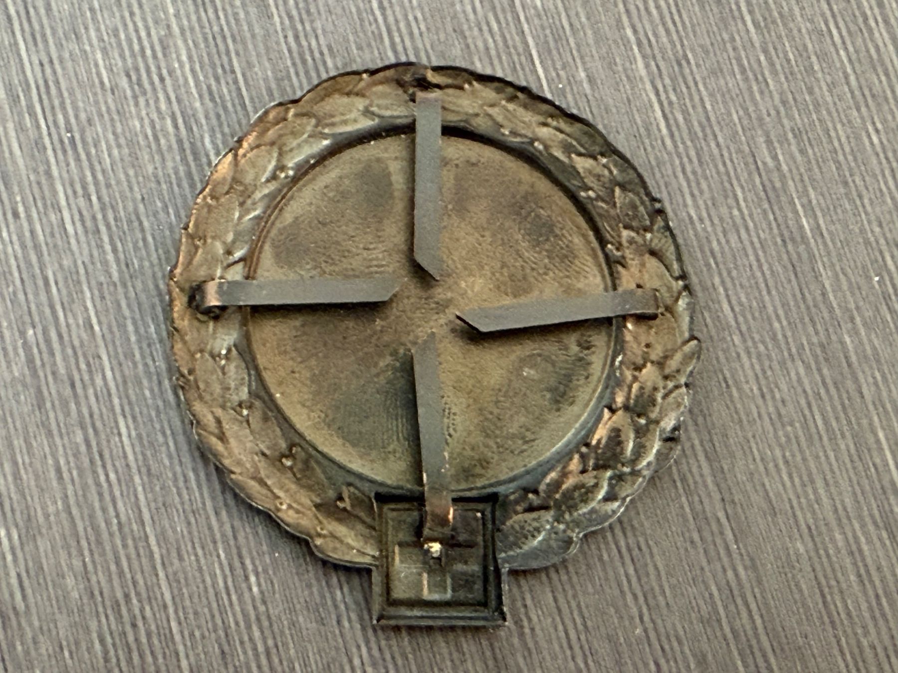 Schweizer Armee Plaketten & Abzeichen: Beret Emblem Ter Inf Schulen Liestal - Schweizer Armee – Gebraucht aus Brütten von Hst1 1