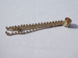 Einzelne Statement‑Ohrklemme, goldfarben, mit Strass