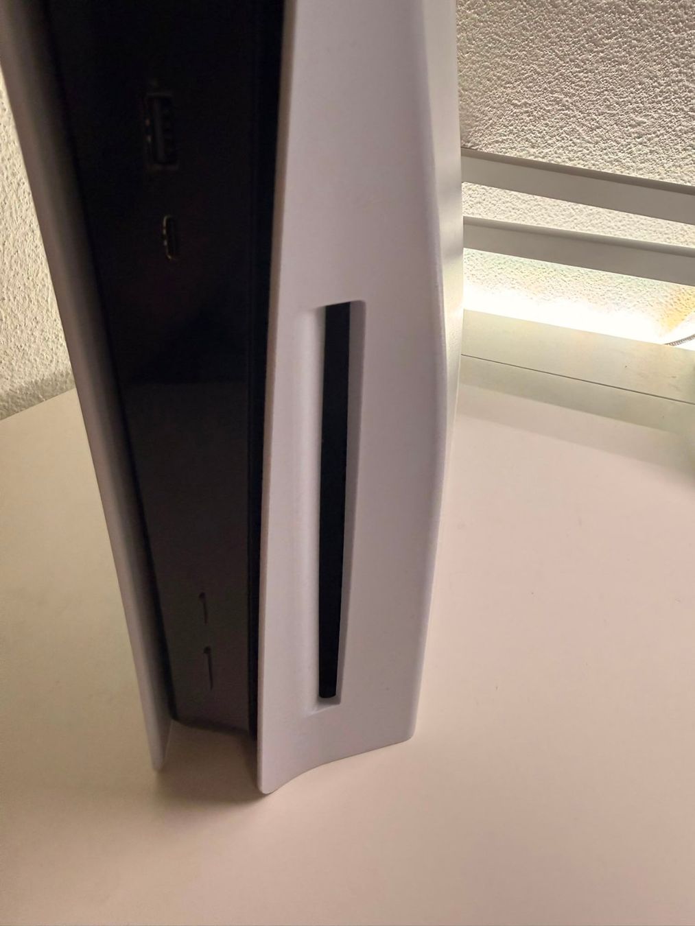 Sony Console: PlayStation 5 Disc Edition 825GB + Controller & Kabel – Nuovo (secondo la descrizione) da Meilen venduto da AK78 1