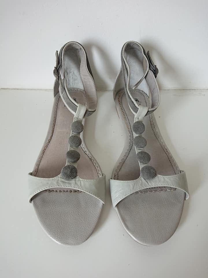 Scarpe da donna: Sandalettes grises CUIR MOLY HOLY new – Nuovo (secondo la descrizione) da Agiez venduto da chouchanelle