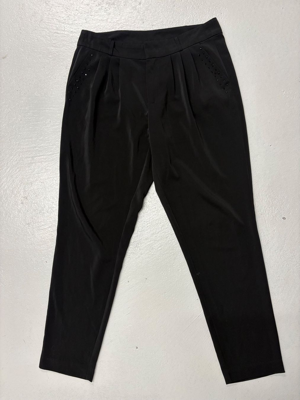Benetton Pantaloni: Benetton elegante schwarze Hose mit Strass Gr. 38 – Usato da Regensdorf venduto da secondchancefashion