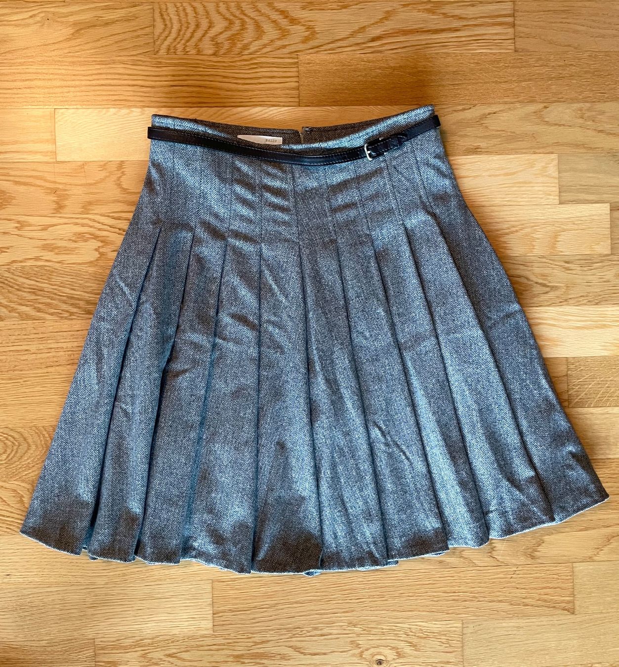 Bally Gonne: Wollrock BALLY – Usato da Richterswil venduto da IrynaL
