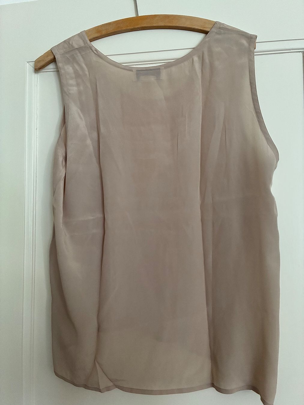 Top: Canotta misto seta beige taglia M donna – Usato da Zürich venduto da silviaanthoi 1