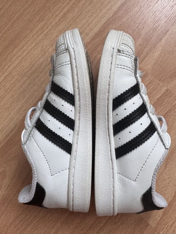 Adidas Scarpe per ragazzi: Chaussures Adidas Superstar Bébé, taille 25 – Usato da Neuchâtel venduto da Manita2012 5