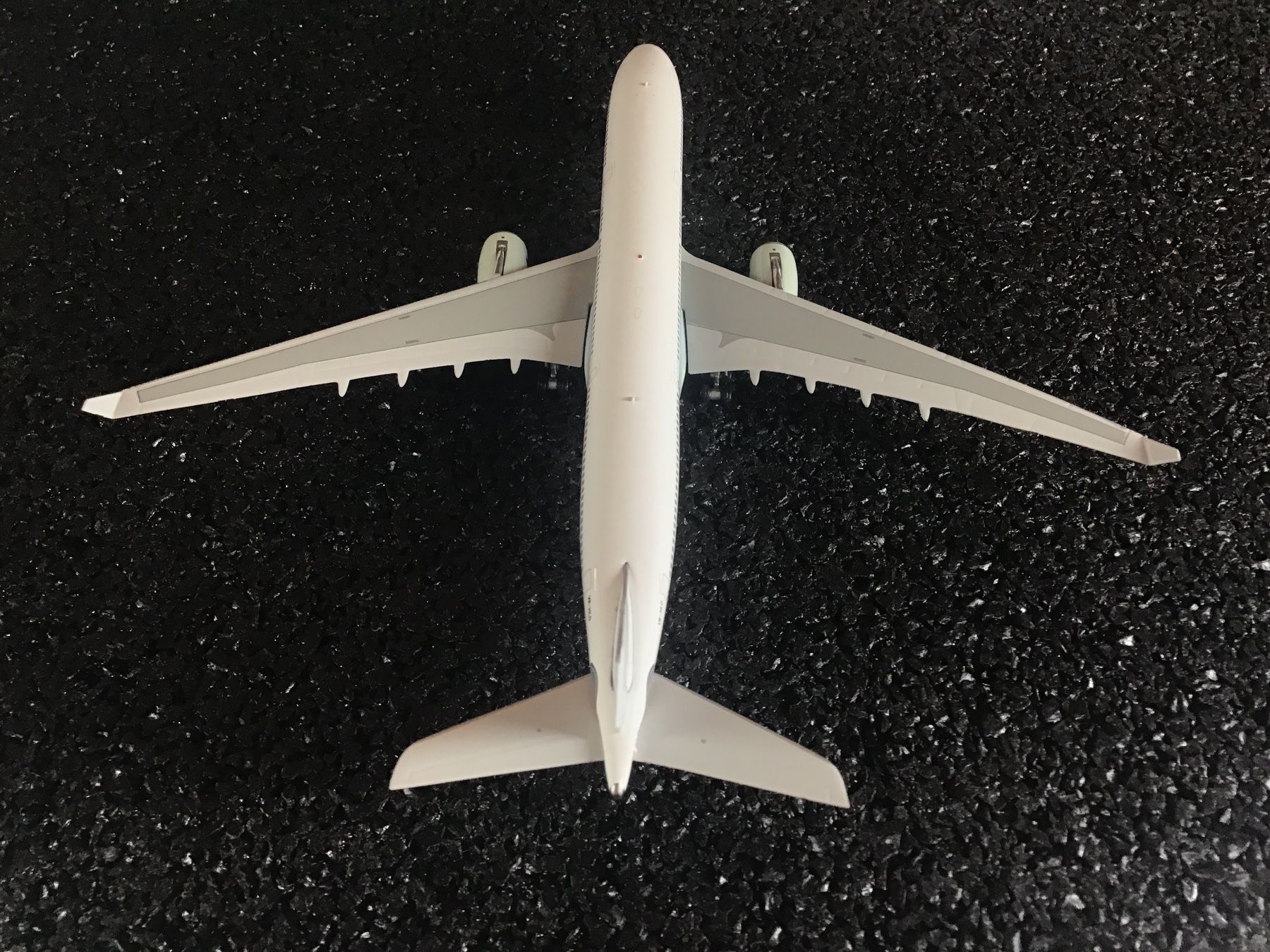 Airbus Modellbausätze & Standmodelle: CATHAY PACIFIC AIRBUS A330-300 1:400 – Gebraucht aus Männedorf von Spezial-Modelle 3