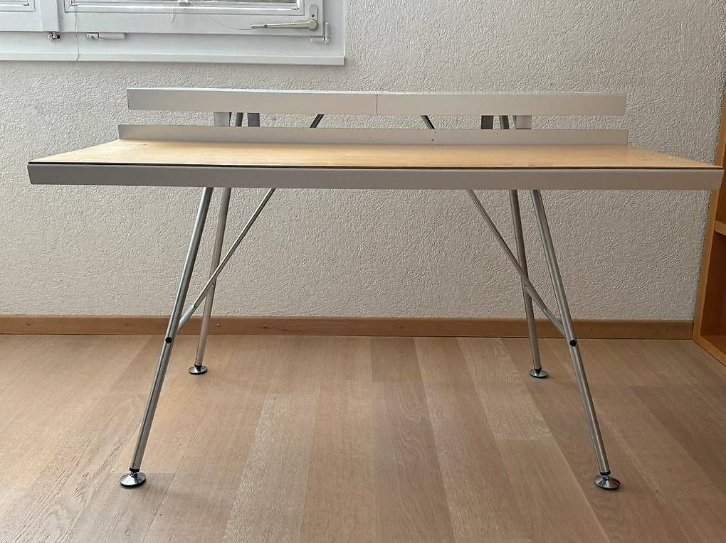Schreibtische: ALINEA Uni Computertisch – Gebraucht aus Binningen von sowaso