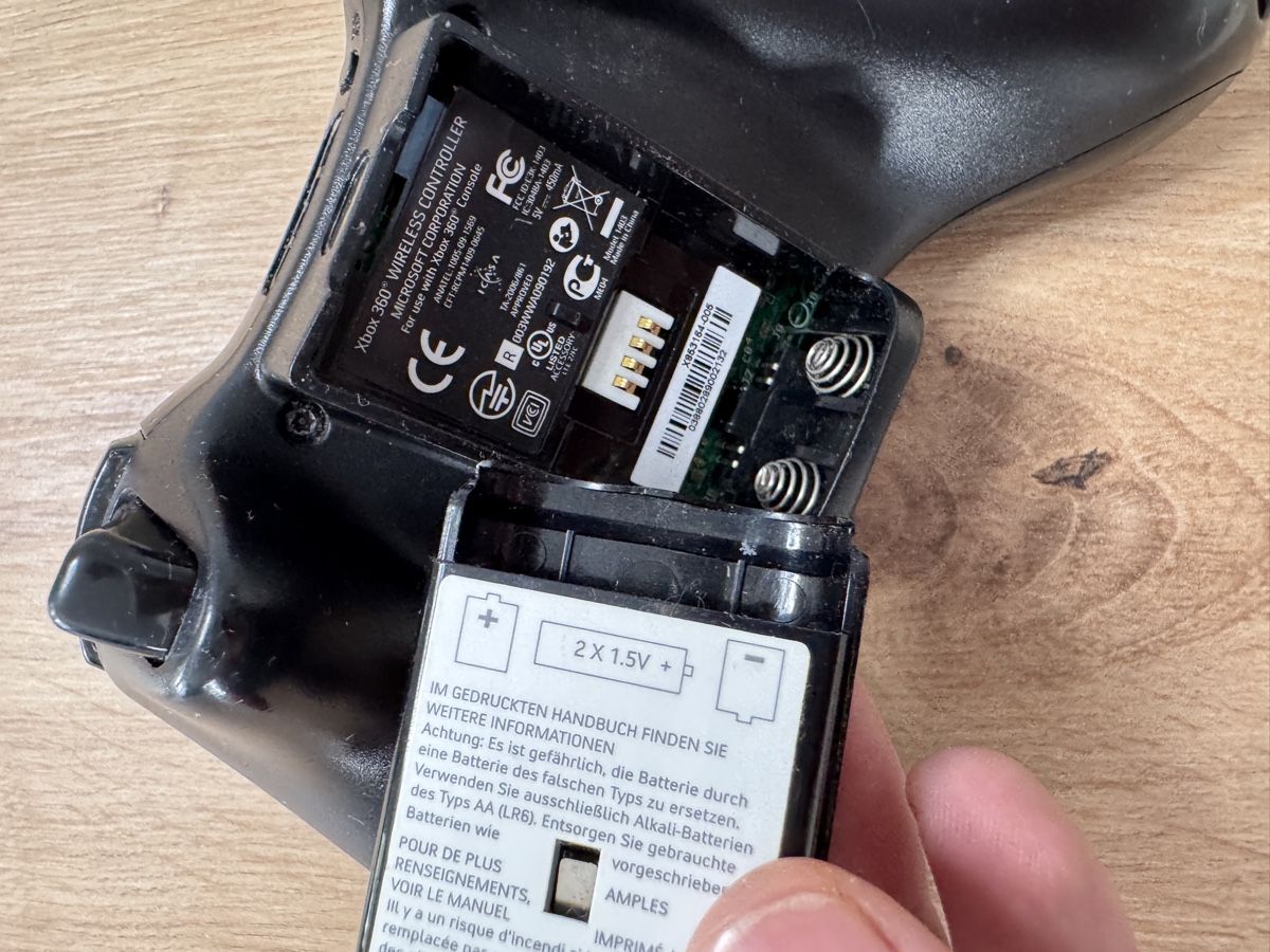 Manettes: Microsoft Xbox 360 Wireless Controller schwarz gebraucht – D'occasion à Biberist par etesummer 3