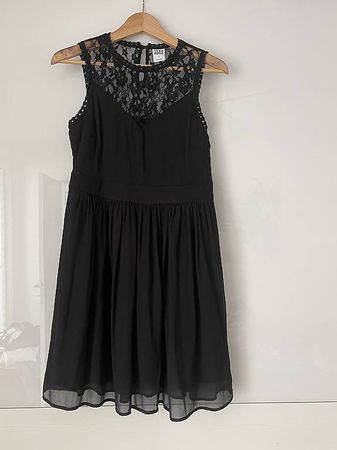 Schwarzes Vero Moda Kleid in Größe M