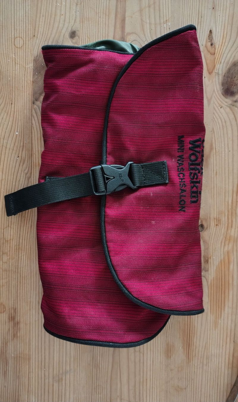 Jack Wolfskin Custodie per cosmetici: Jack Wolfskin - Mini Waschsalon – Usato da Regensdorf venduto da szo_xjg5