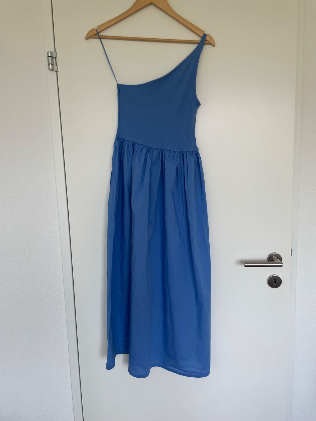 Zara Vestiti: Zara Kleid one-shoulder blau Grösse L – Usato da Buchs SG venduto da VintageHomeCH