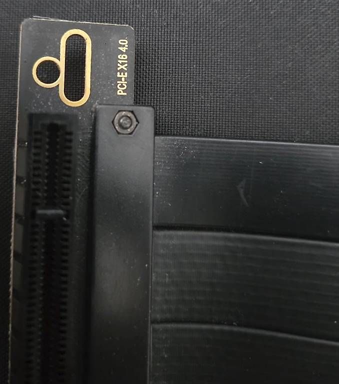Cavi: PCI-Express 4.0 Riser Kabel 20cm - Rechtwinklig – Usato da Egolzwil venduto da Chaeferli