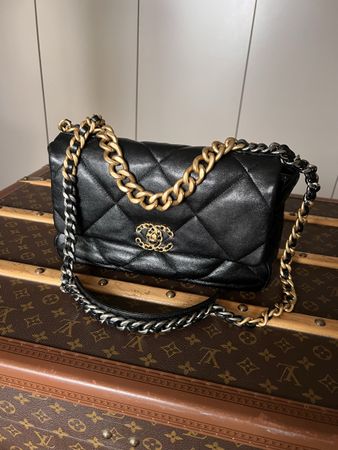 Chanel 19 medium Bag, Schwarz, Gold- und Silberkette, top!