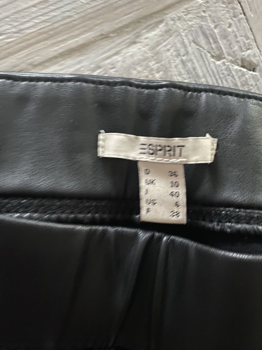 Esprit Leggings: Lederleggins – Difettoso da Wermatswil venduto da -secondchance- 1
