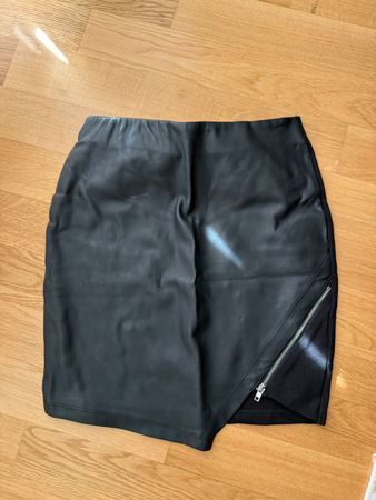 Schicker Lederrock Gr. XSmit Reissverschluss