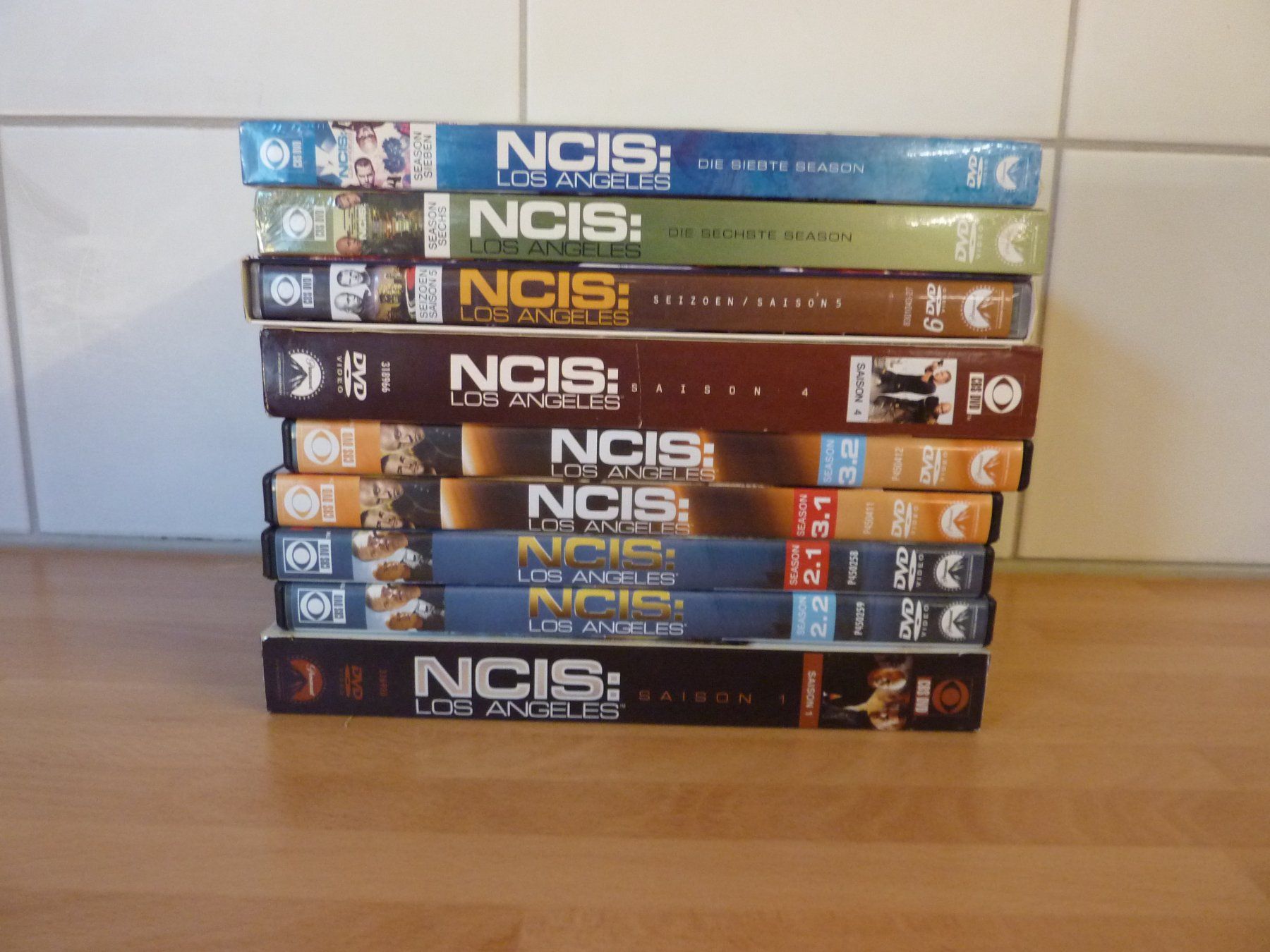 Tutti i DVDs: NCIS - Los Angeles  1-7 – Usato da Niederscherli venduto da Zahnd1 2