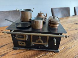 Antiker Puppenherd um 1900 – Komplett mit seltenem Wassersch