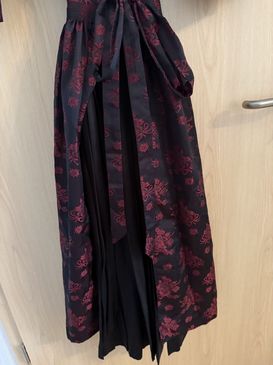 Vestiti: Dirndl Kleid bordeaux mit Blumenmuster, Grösse 36 – Nuovo (secondo la descrizione) da Zuzwil SG venduto da Boho-Style 5
