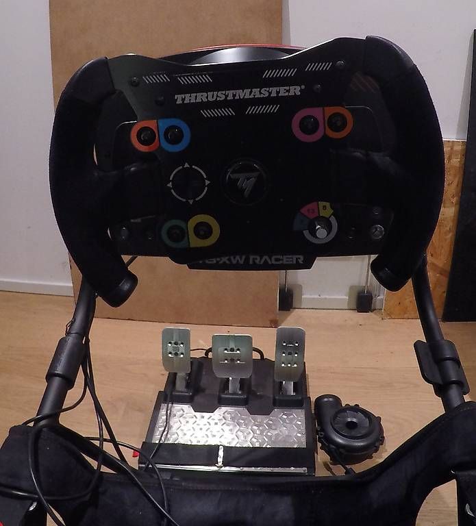 Konsolen: Rennsimulator Thrustmaster Lenkrad,Pedale Preis verhandelbar – Gebraucht aus Zollikon von Hamstter 4