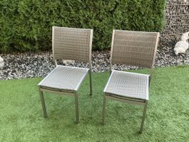 Zwei Gartenstühle Aluminium mit Geflecht stapelbar