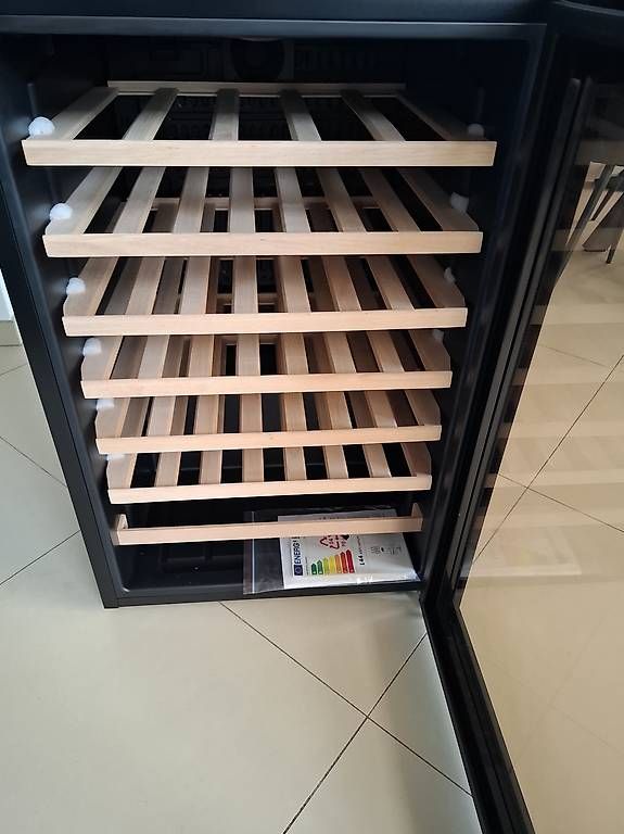 Kühlschrank: Cave a vin  – Gebraucht aus Vouvry von man_258z 2