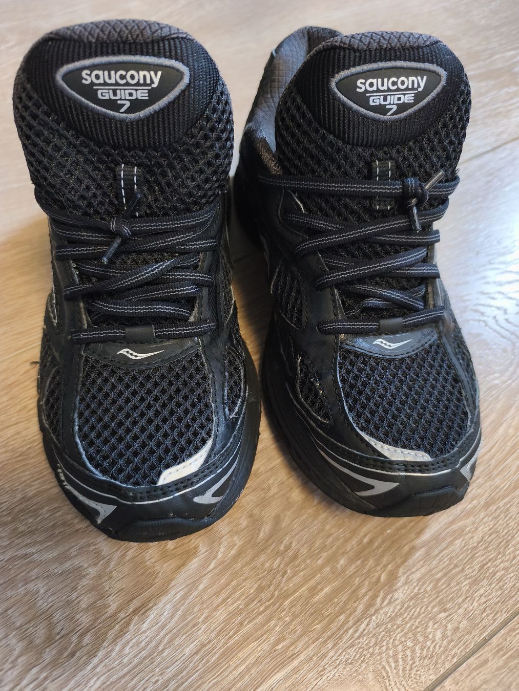 Chaussures hommes: Saucony Guide 7 basket noirs taille 42 – D'occasion à Orbe par don_ym8h 4